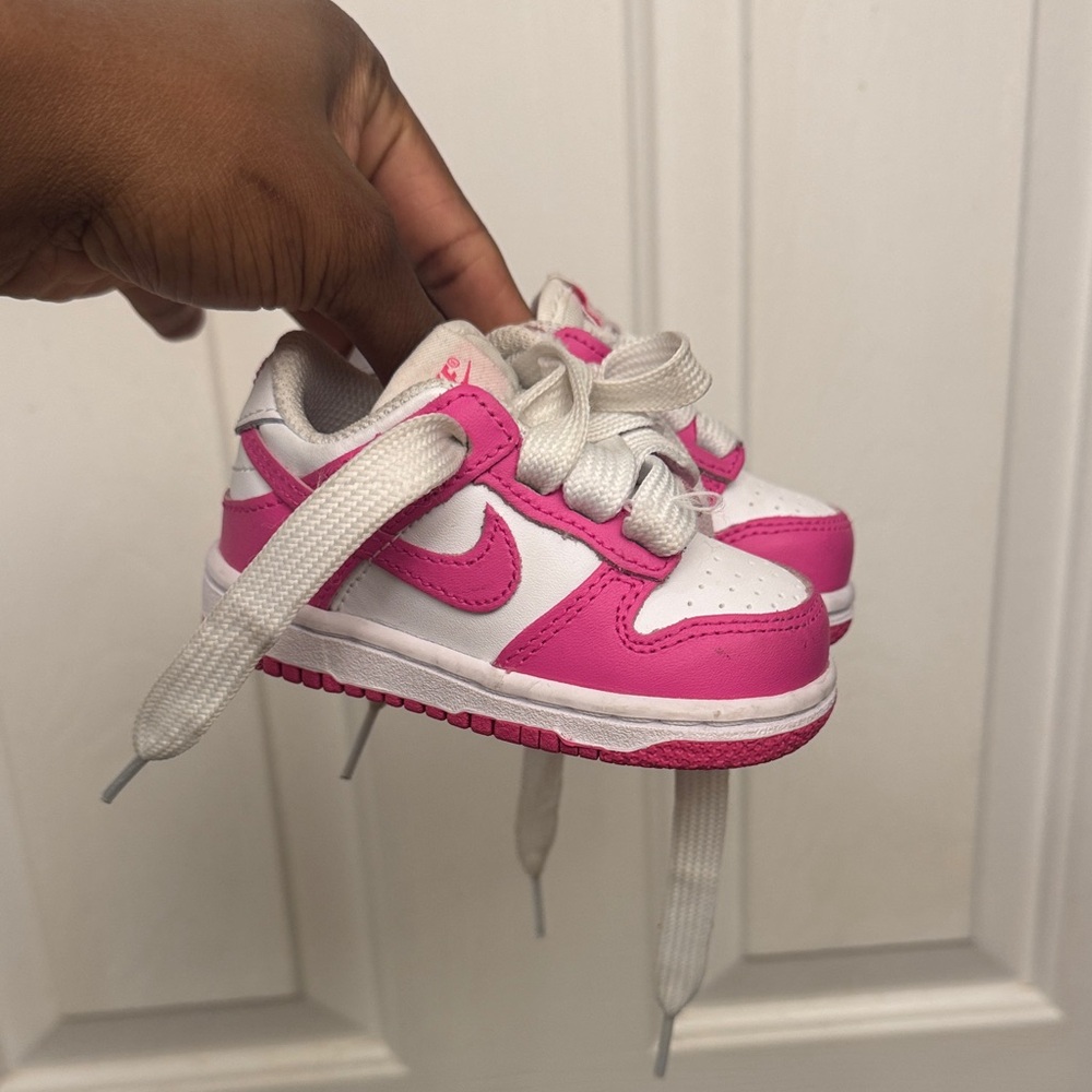 Nike Kids Sneakers in Pink and White